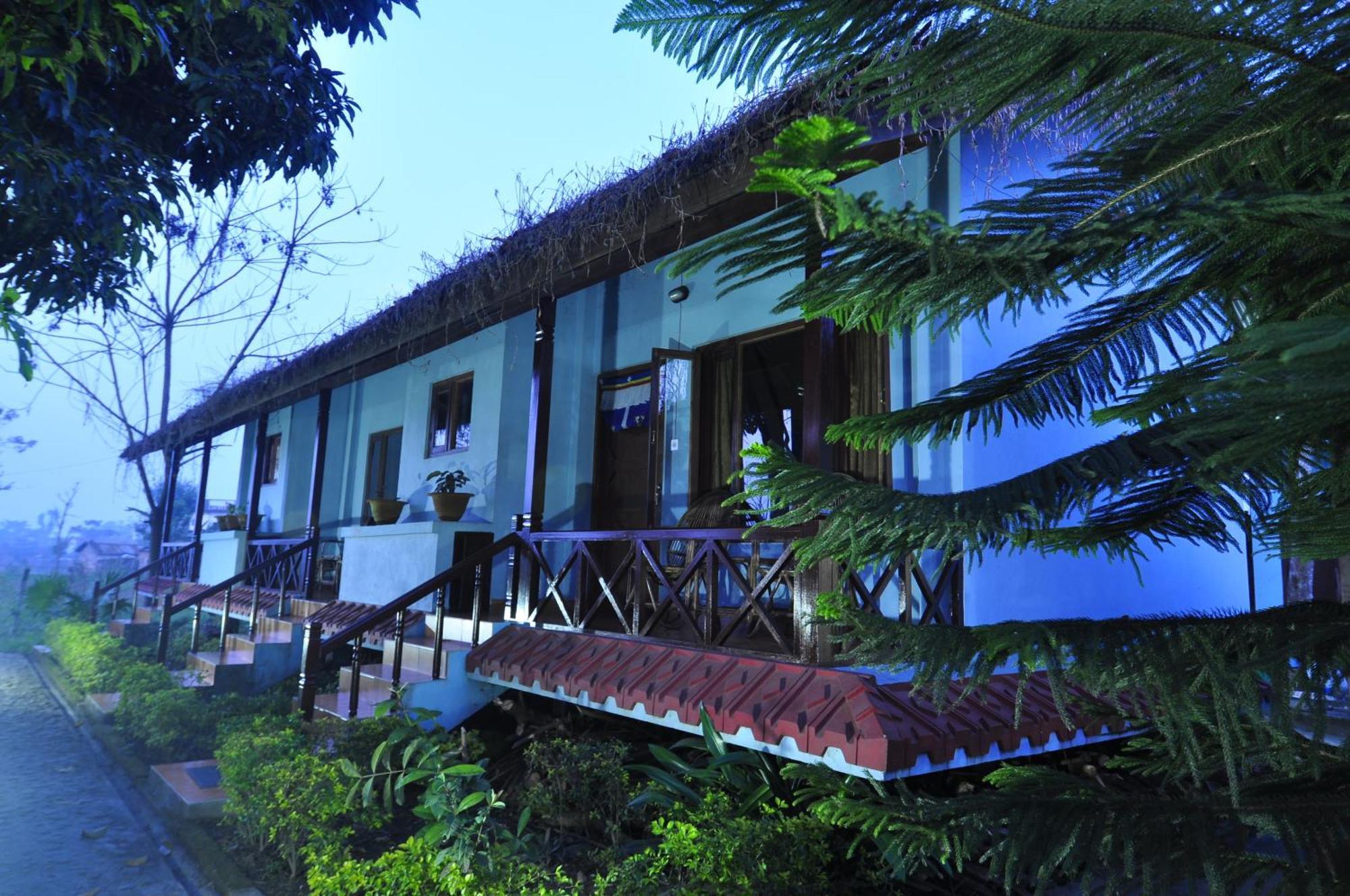 Chitwan Forest Resort , Chitwan National Park Sauraha Dış mekan fotoğraf
