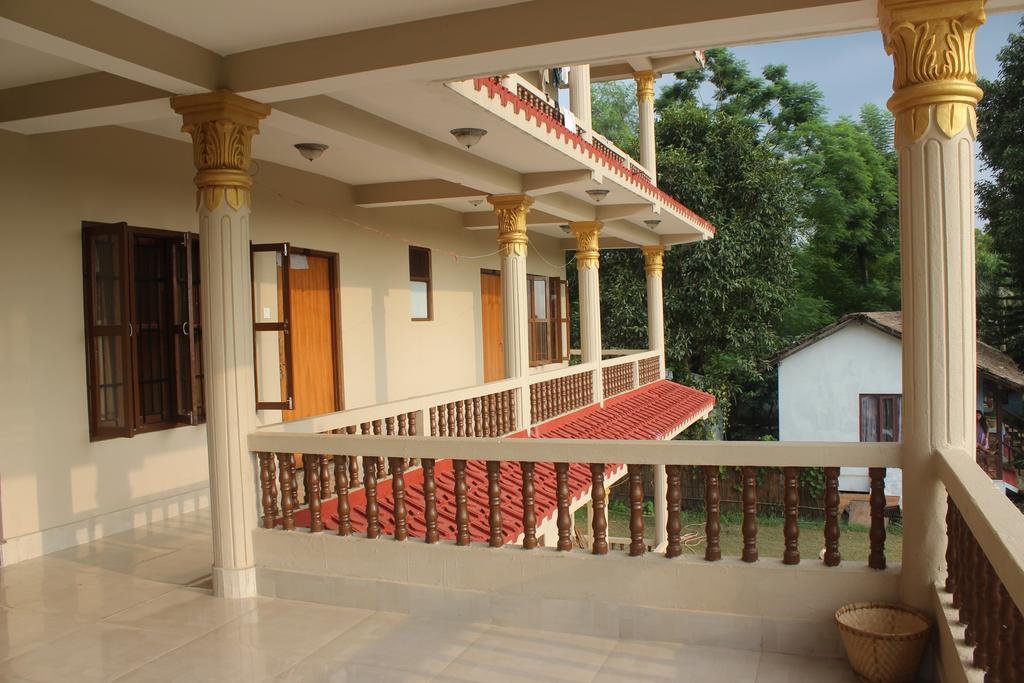 Chitwan Forest Resort , Chitwan National Park Sauraha Dış mekan fotoğraf